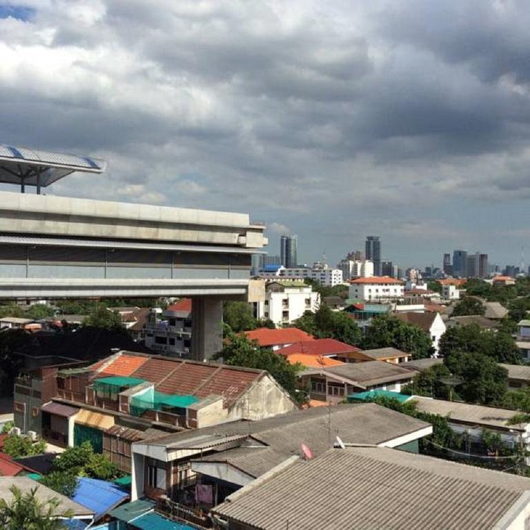 The State Apartment Bangkok Eksteriør billede